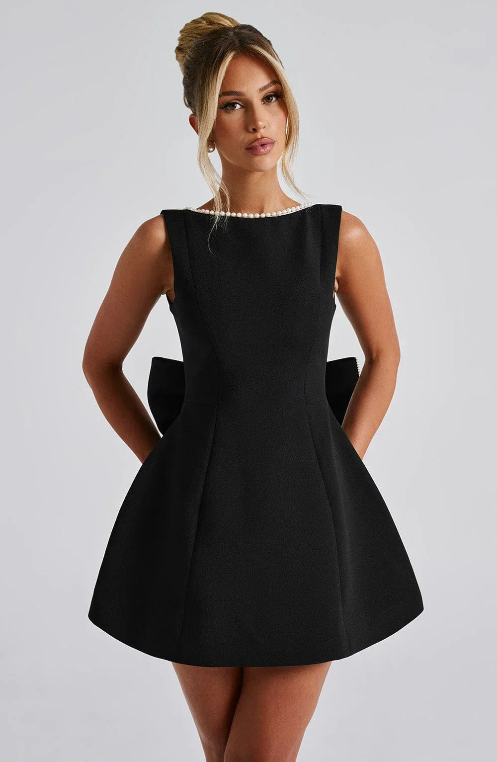 Women's Satin Sleeveless Back Bow Detail Short Evening Dress