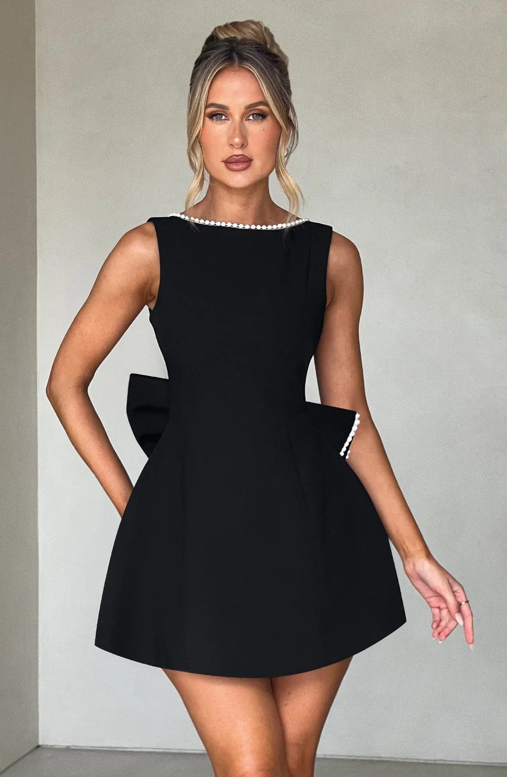 Women's Satin Sleeveless Back Bow Detail Short Evening Dress
