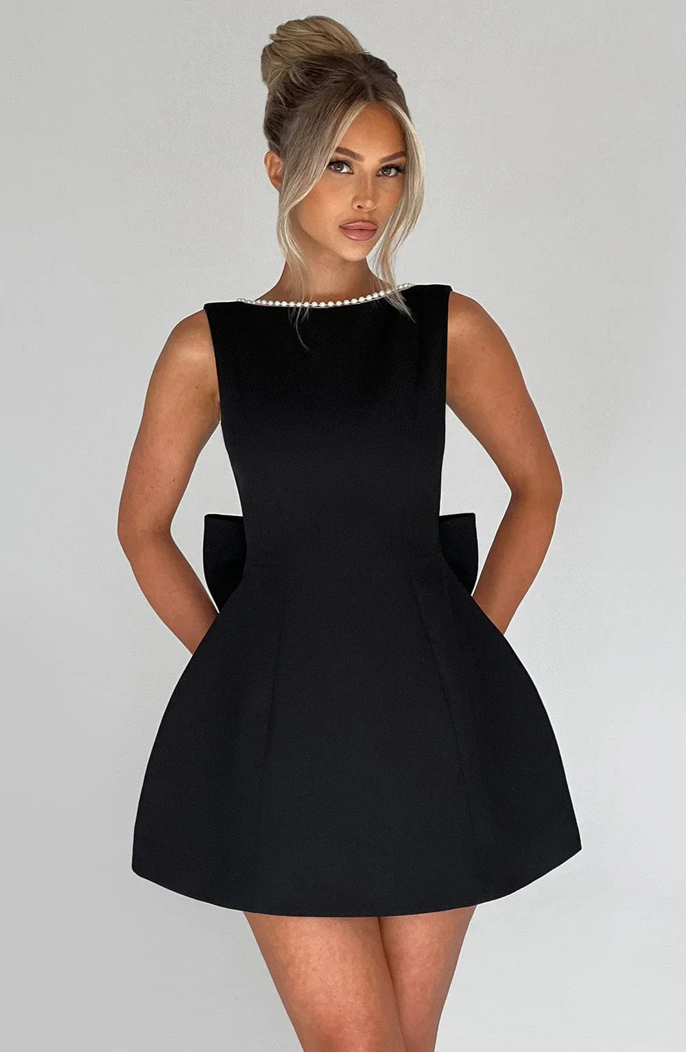 Women's Satin Sleeveless Back Bow Detail Short Evening Dress