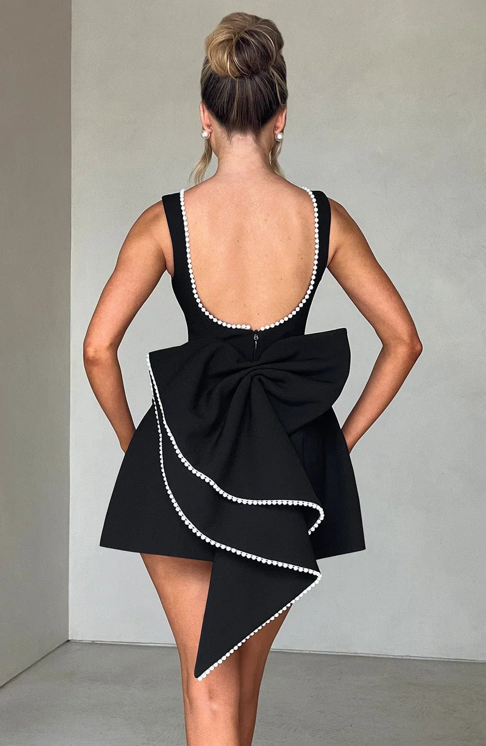 Women's Satin Sleeveless Back Bow Detail Short Evening Dress