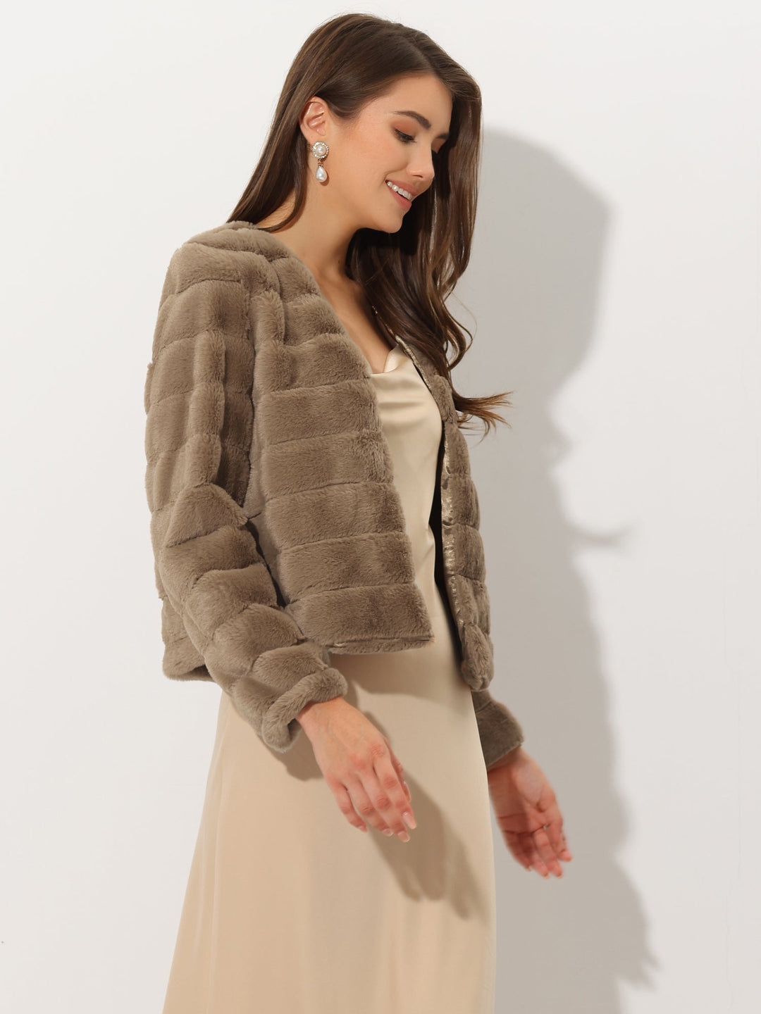 Women's Jacket Faux Fur Cropped Collarless Long Sleeve Regular Fit